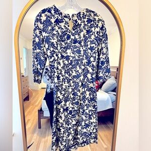 1940s (40s) Vintage floral blue silk dress.